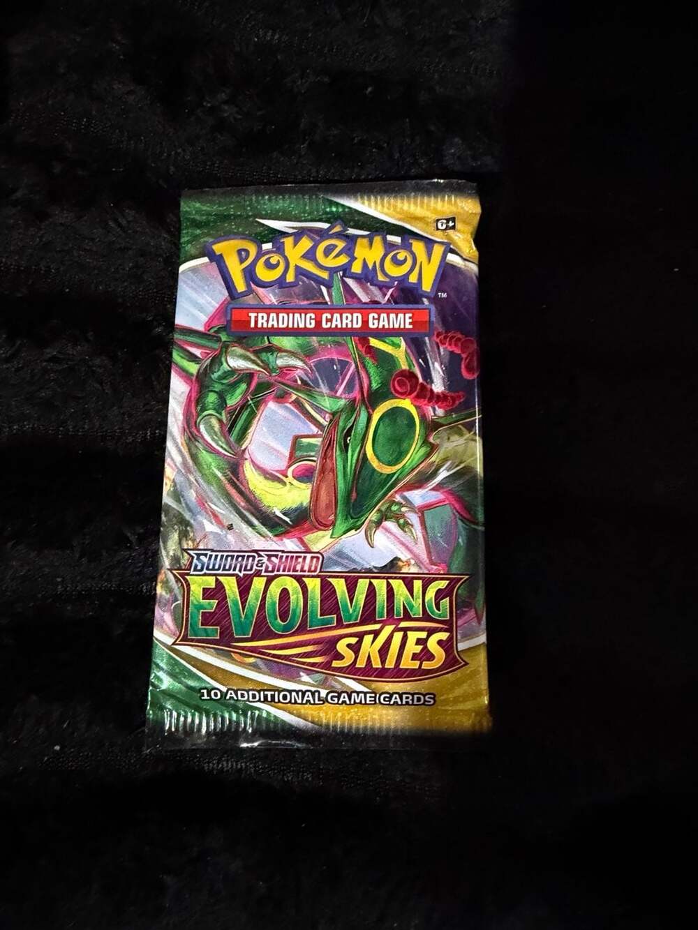 Pokemon TCG Sword & Shield Evolving Skies Booster Pack - Rayquaza Art